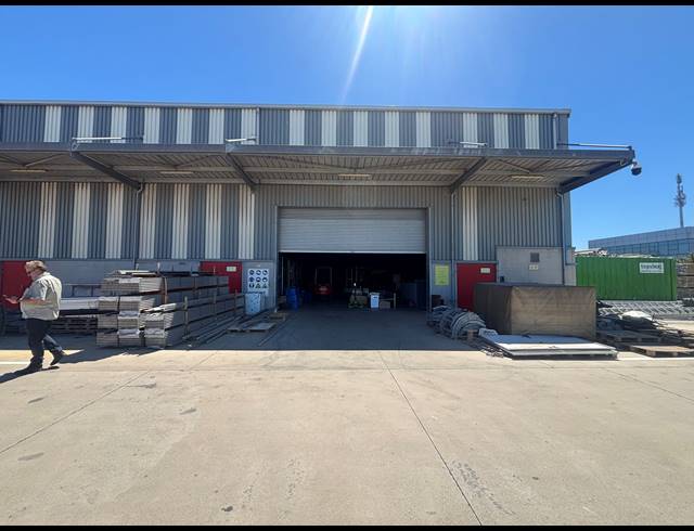 231M² WAREHOUSE TO LET IN BLACKHEATH INDUSTRIAL